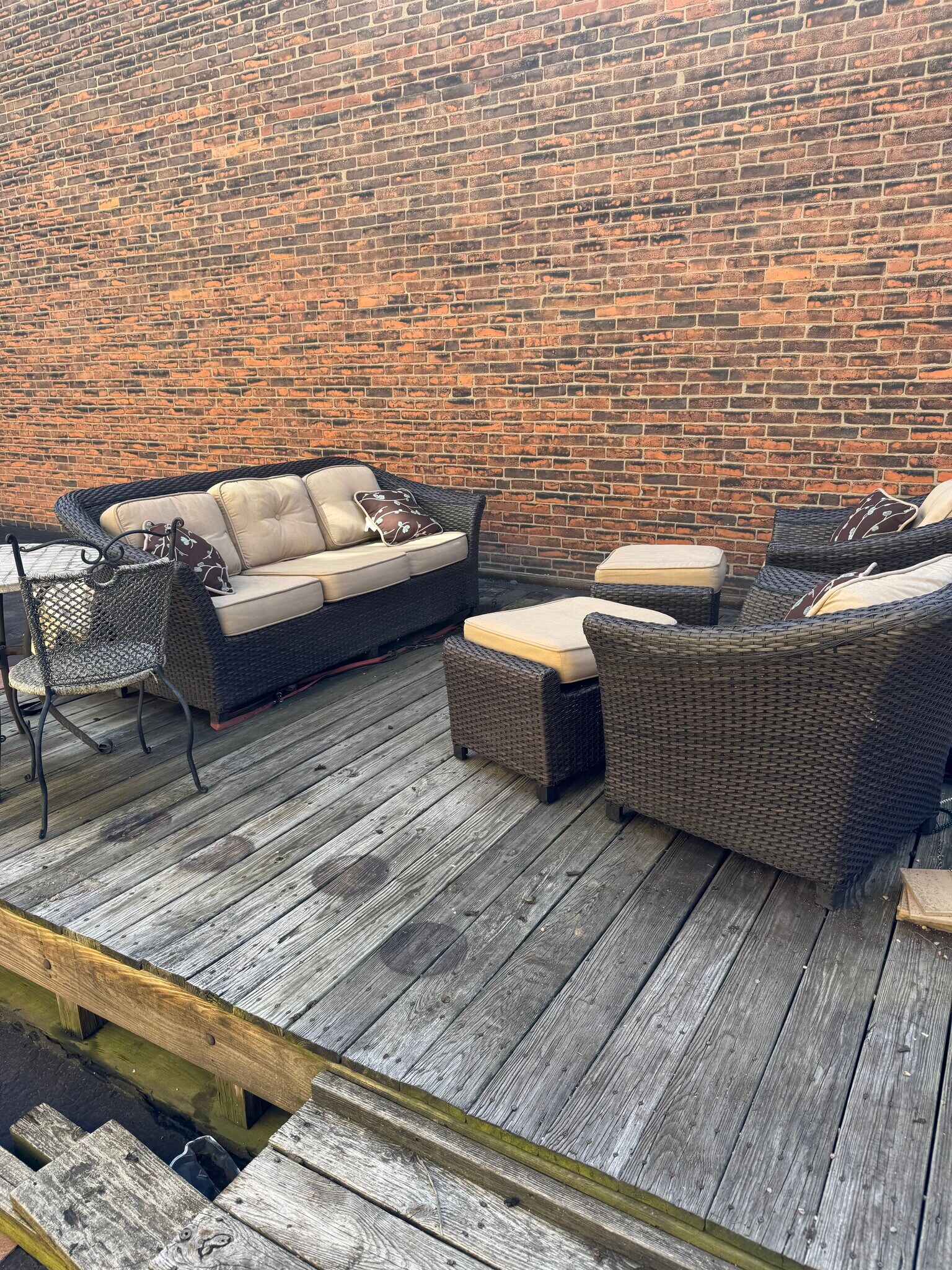 Deck furniture included with rental. - 4747 Hatfield St