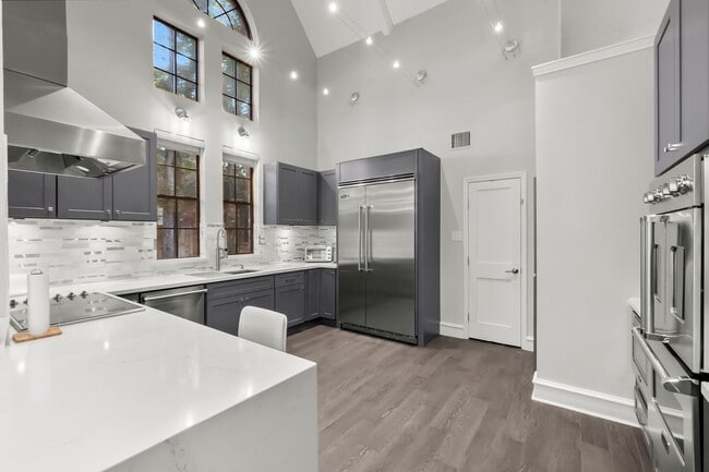 Building Photo - 122 E Placid Hill Cir