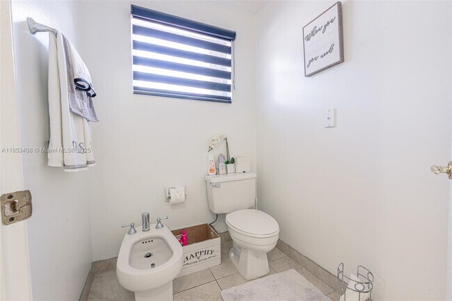 Building Photo - 9138 SW 167th Ct