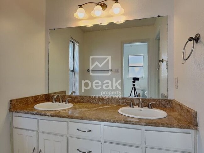 Building Photo - $2249! 3 Bed2 Bath in Watauga! COMING SOON! All appliances INCLUDED!