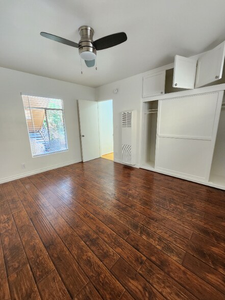 Building Photo - 17620 Burbank Blvd