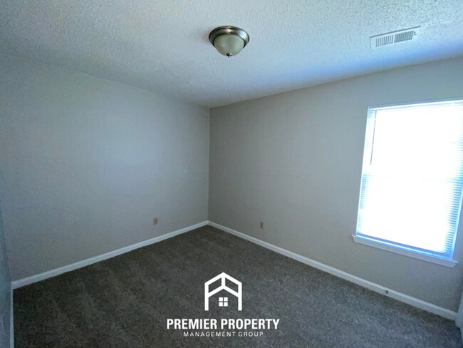 Building Photo - 4448 Kings Valley Cove W
