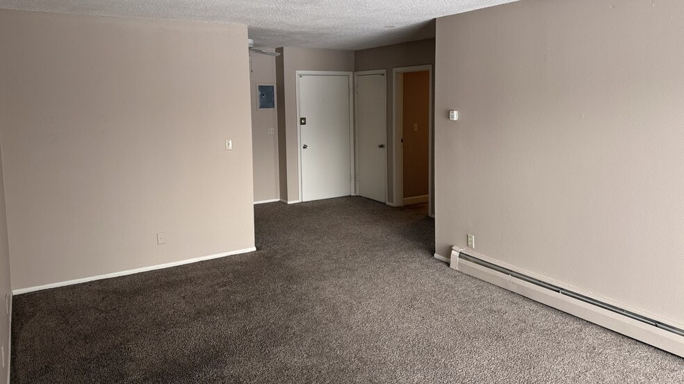 Building Photo - The Pointe on Fleur Apartments