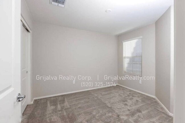 Building Photo - 8749 E Pebble Stone Ln