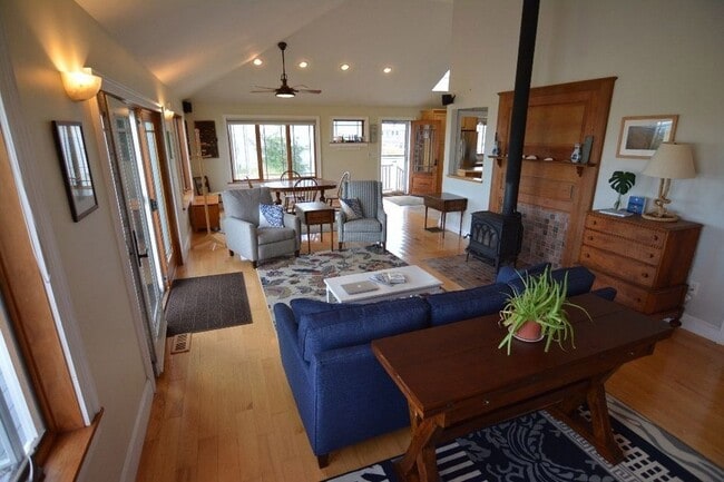 Building Photo - 23 53rd St