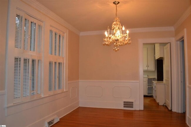 Building Photo - 40 Lanneau Dr