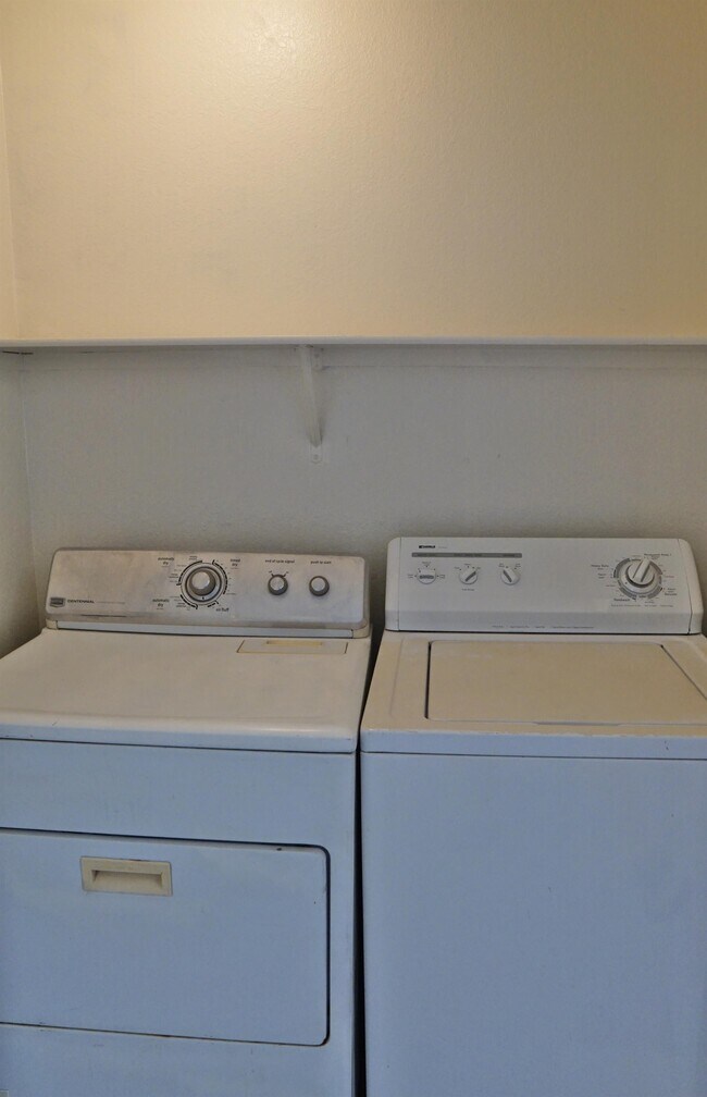 Building Photo - 43376 Cook St