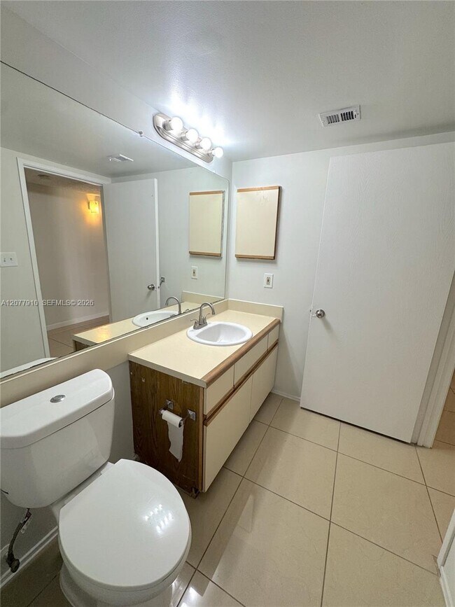 Building Photo - 3280 Coral Lake Ln