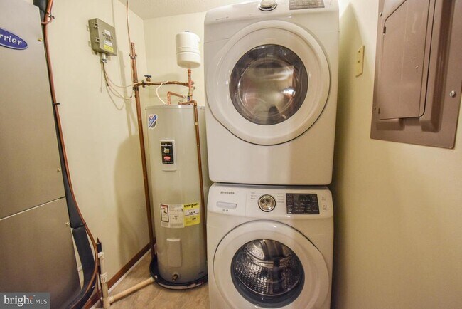 Building Photo - 23247 White Birch Ct