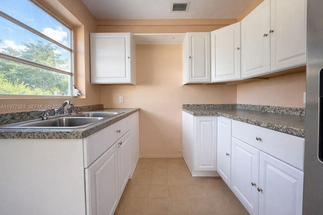 Building Photo - 3131 SW 2nd St