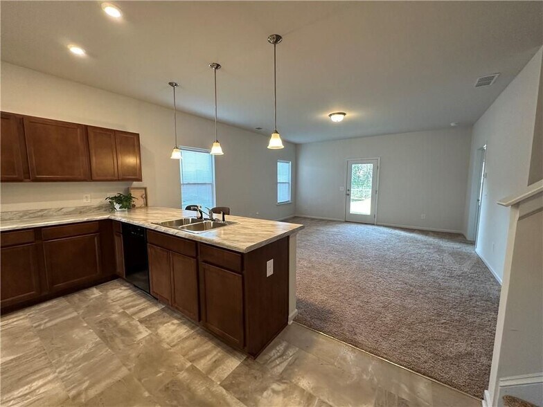 Building Photo - 620 Summerfield Ln NW