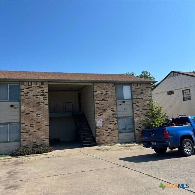 Primary Photo - 503 E Beeline Ln