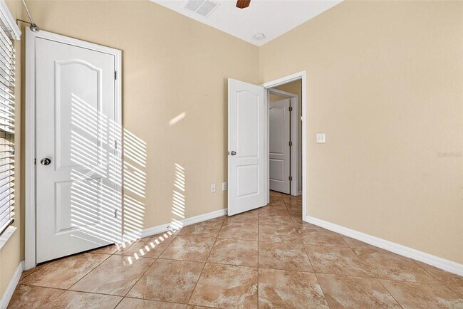 Building Photo - 31253 Claridge Pl