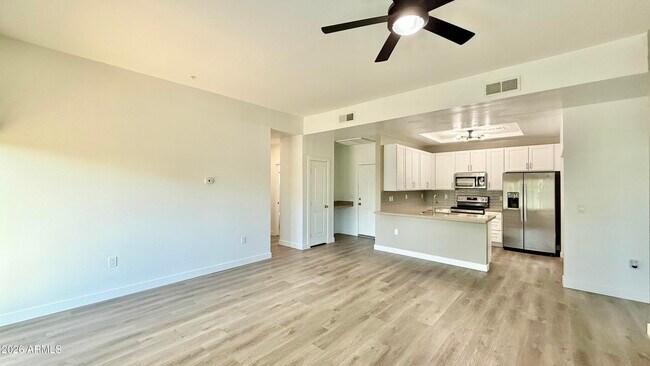 Building Photo - 9160 N 67th Ave