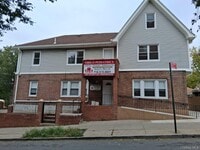 Building Photo - 601 E 226th St