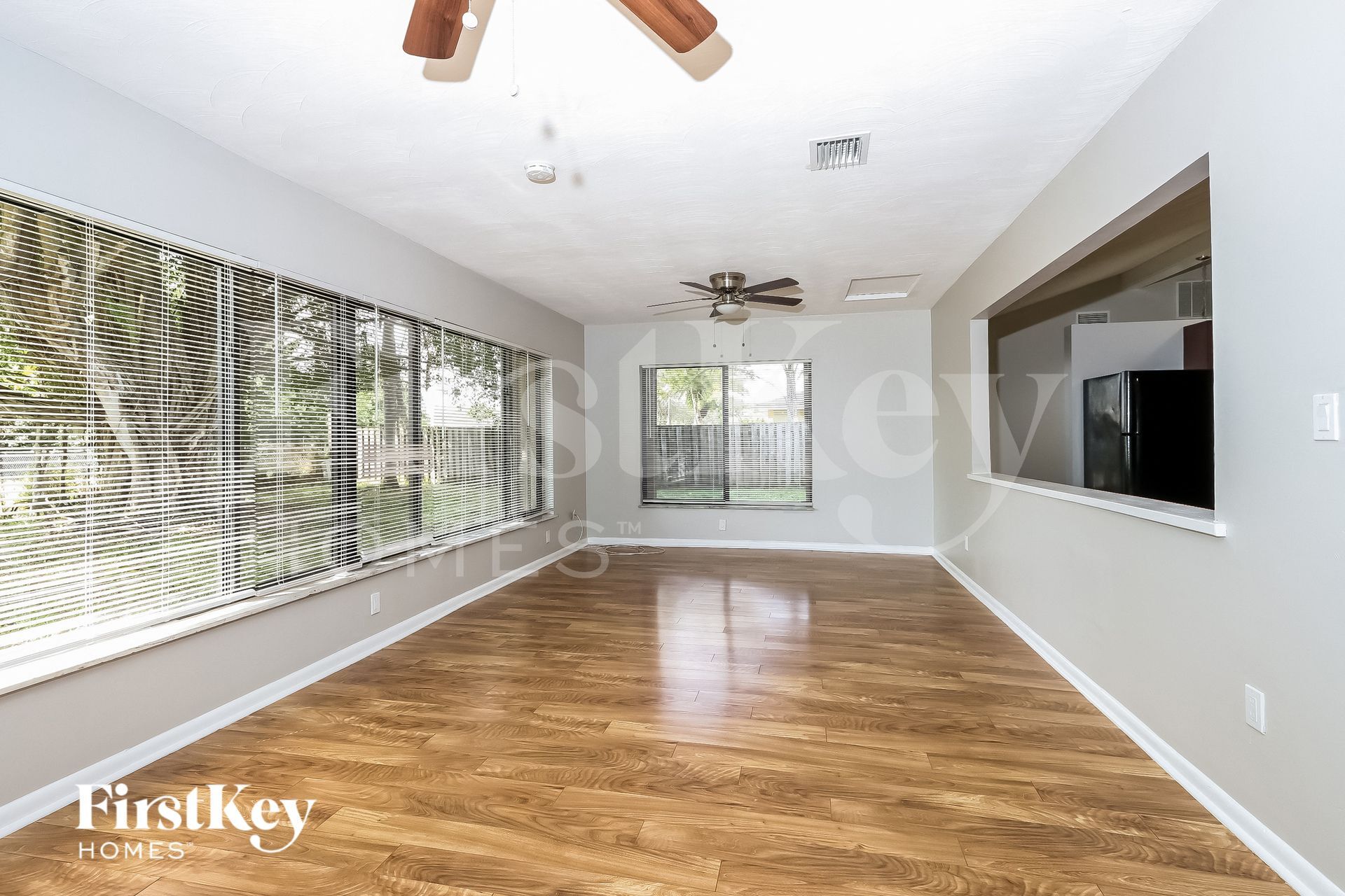 Building Photo - 1032 SE Floresta Dr