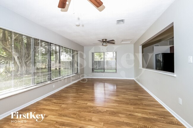 Building Photo - 1032 SE Floresta Dr