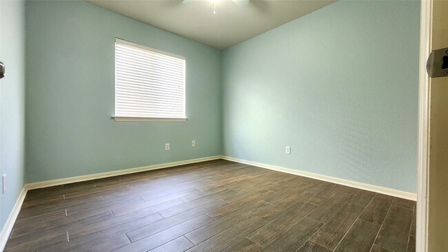 Building Photo - 2003 MacKenzie Way