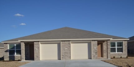 Building Photo - 1713 Clovis Dr