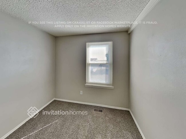 Building Photo - 1827 S Genoa St