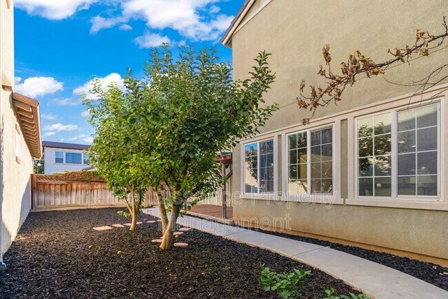 Building Photo - 638 W Gravino Dr