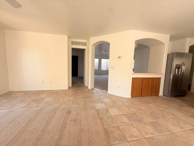 Building Photo - Cul-de-Sac Living | 3 Bed + Bonus Room | Pool + Greenbelt Views