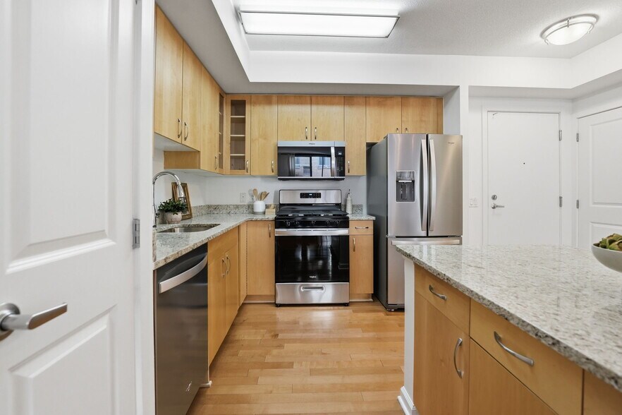 Building Photo - 440 L St NW