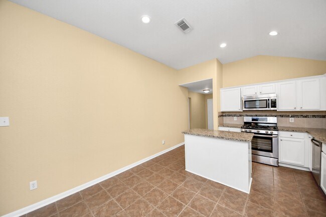 Building Photo - 2222 Summit Meadow Dr