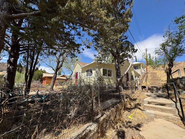 Building Photo - 1BR/1BA 740 sq.ft. SHORT TERM RENTAL in Old Bisbee, AZ