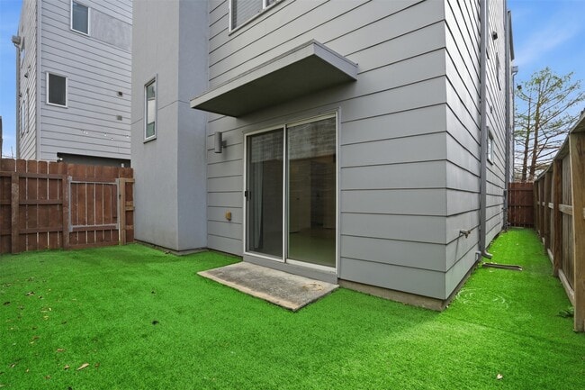 Building Photo - 4704 Crawford St