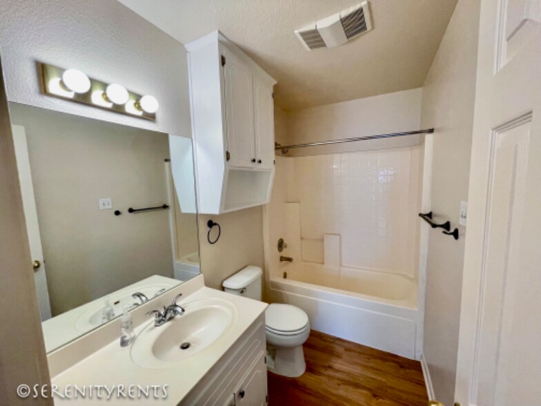 Building Photo - 5209 Morning Glen Ln