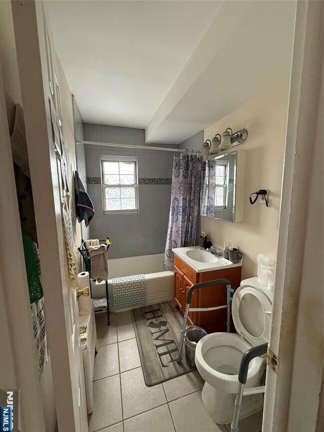 Building Photo - 171-183-183 Fort Lee Rd