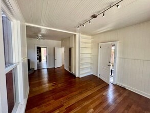 Building Photo - 5th Street Charm! Apply NOW!