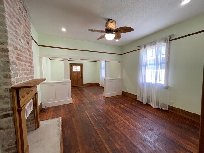 Building Photo - 2221 Saint Bernard Ave