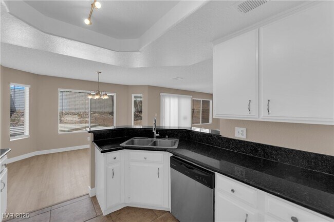 Building Photo - 2830 Belleza Ln
