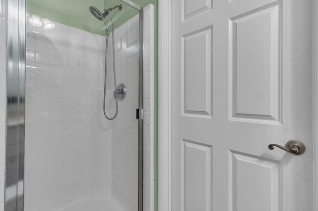 Building Photo - 26090 Stonehaven Dr
