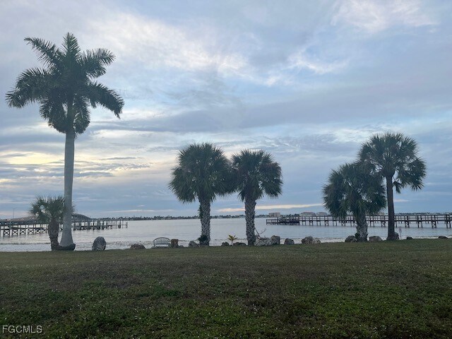 Building Photo - 12498 Riverside Dr