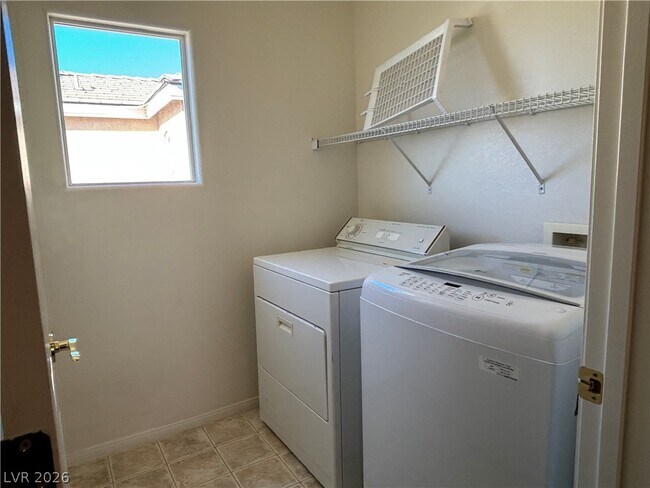 Building Photo - 9012 Vintage Wine Ave