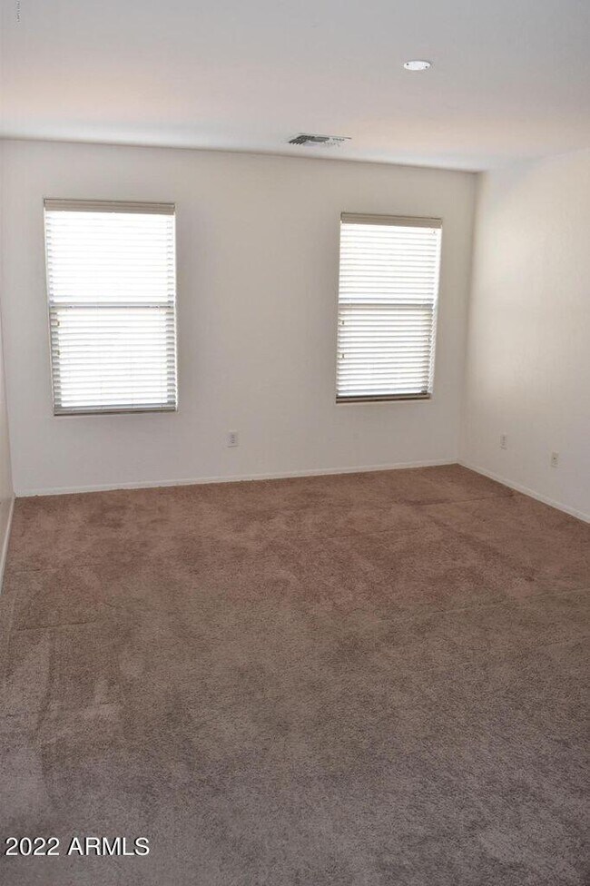 Building Photo - 450 E Maddison St