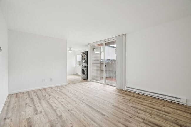 Interior Photo - Images Columbia Apartments