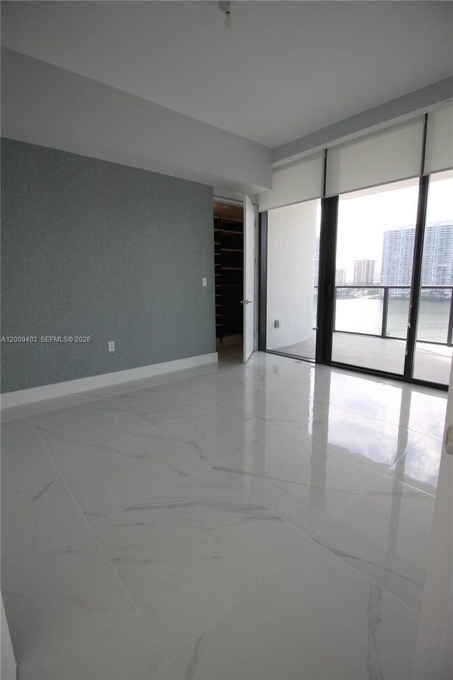 Building Photo - 5000 Island Estates Dr