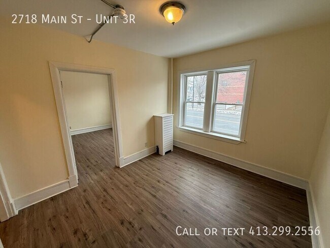 Building Photo - 2718 Main St