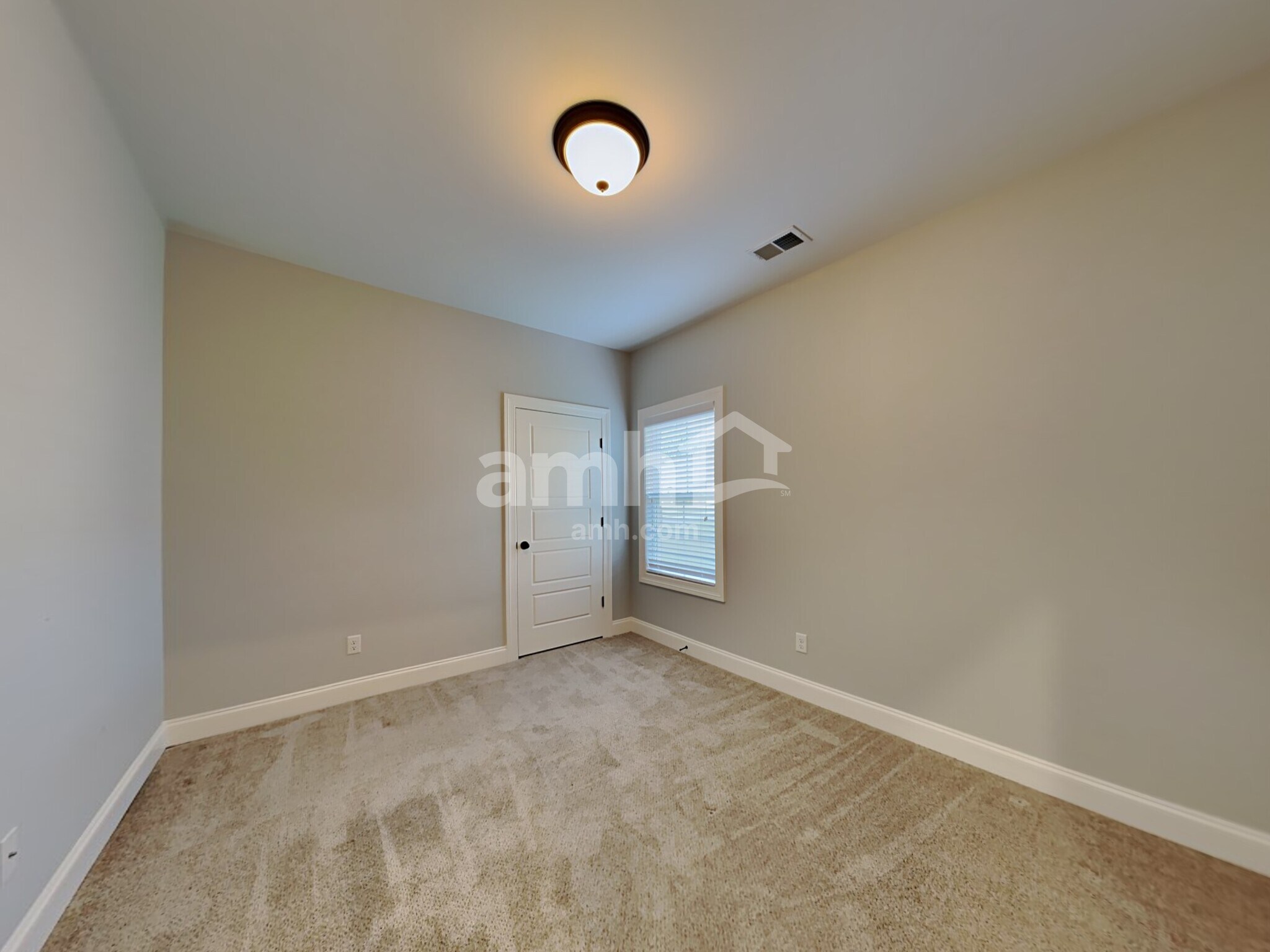 Building Photo - 4231 Vineyard Dr