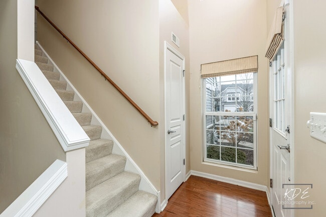 Building Photo - 651 Hawley Dr