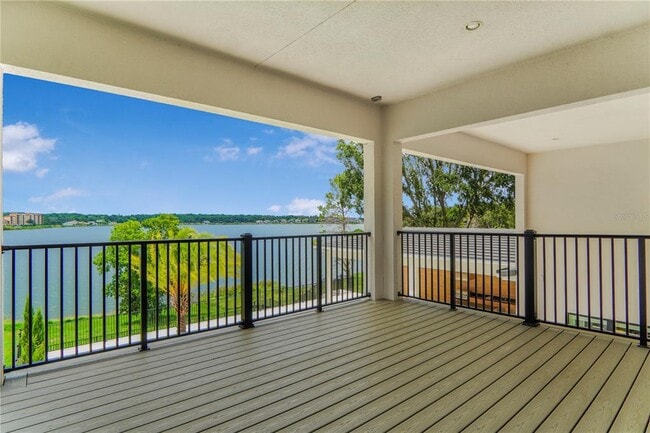 Building Photo - 15023 Pendio Dr