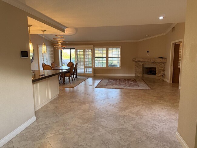 Building Photo - 39196 Sweetwater Dr