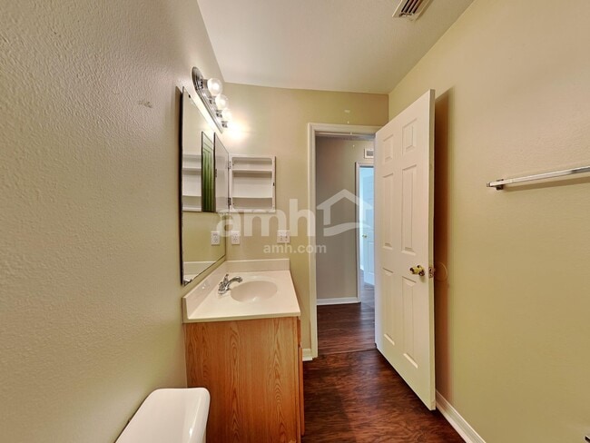 Building Photo - 11331 Ivy Flower Loop