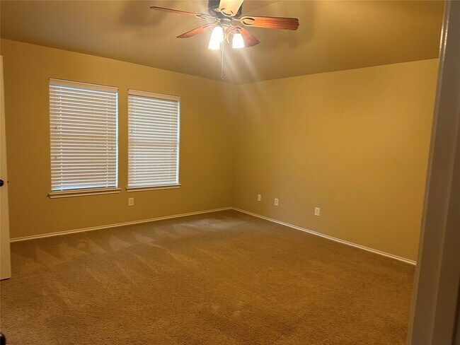 Building Photo - 1112 Mule Deer Rd
