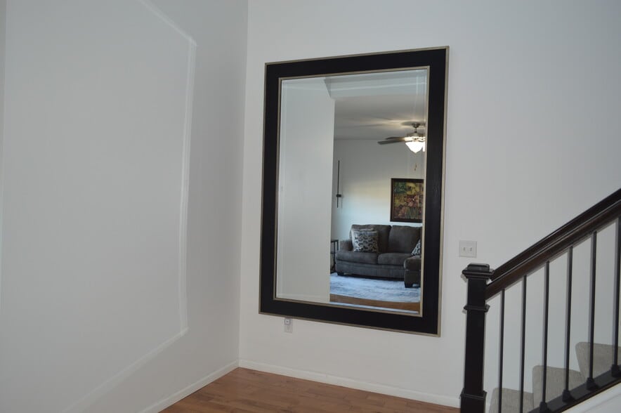 Building Photo - 751 Mission Point Rd