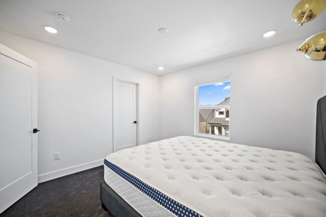 Building Photo - NEW CONSTRUCTION Gorgeous 4 Bedroom, 3.5 bath with Unbeatable Views